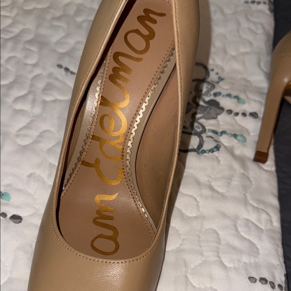 Tan Women's Shoes - Picture 2 of 6